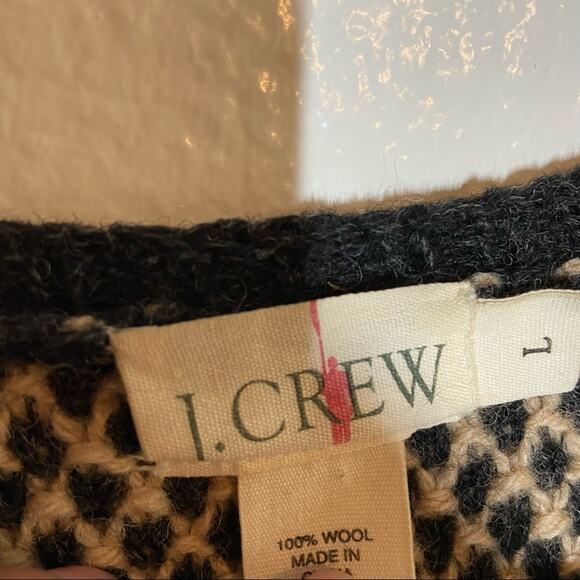 J. Crew Always 100% wool sweater v-neck size large - Picture 3 of 4